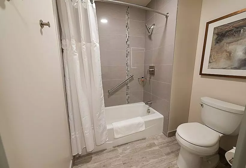 Legacy Resort Hotel & Spa