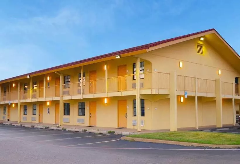 Magnuson Hotel Texarkana