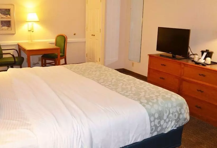 Magnuson Hotel Texarkana