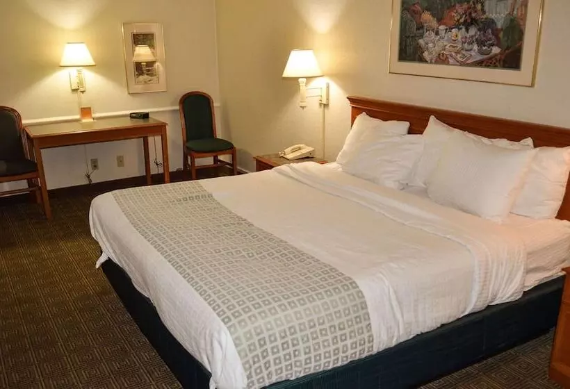 Magnuson Hotel Texarkana