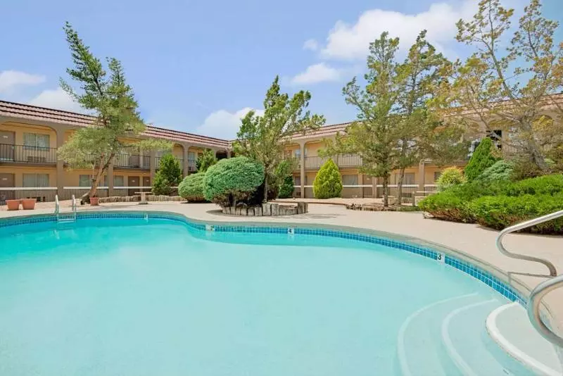 ホテル Tree Inn & Suites Albuquerque