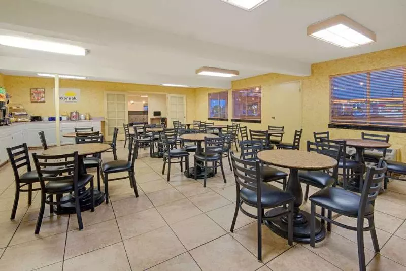 ホテル Tree Inn & Suites Albuquerque