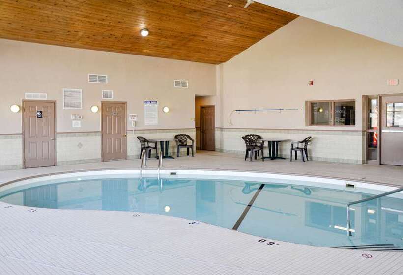 هتل Bison Inn & Suites On University