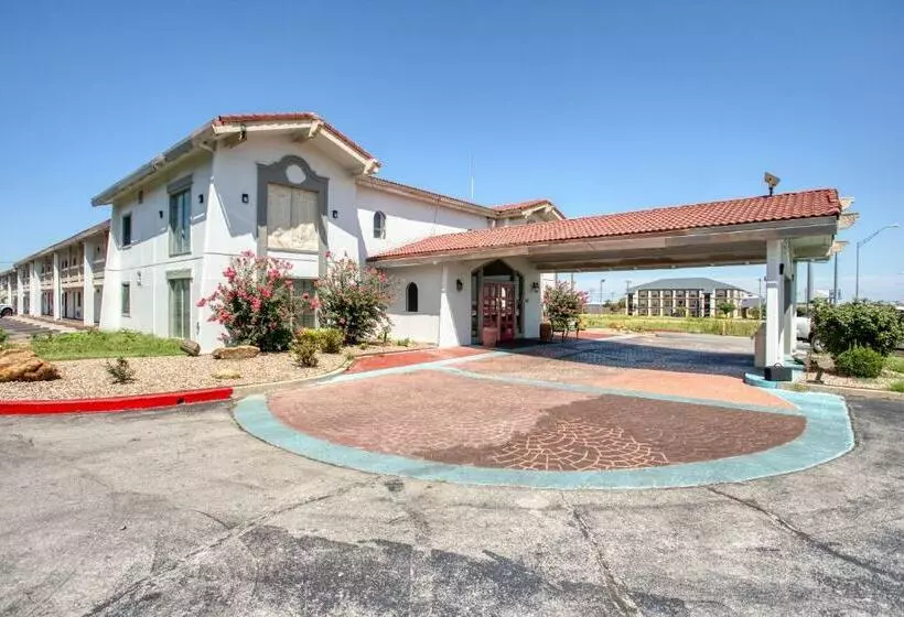 فندق Sunset Inn Oklahoma City