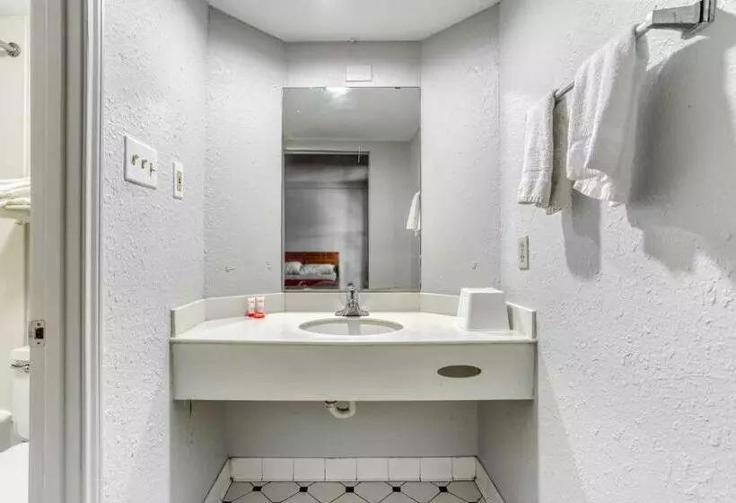 فندق Sunset Inn Oklahoma City