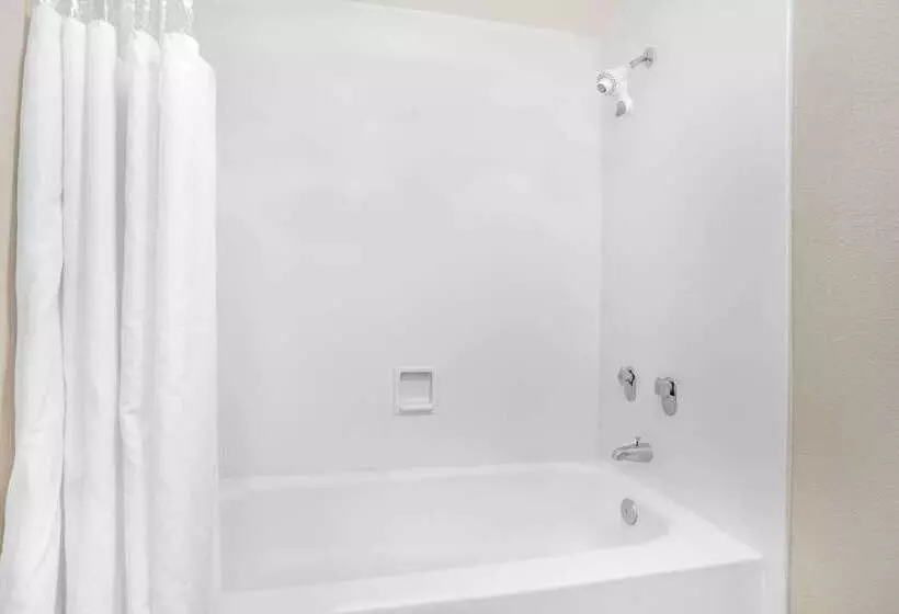 فندق Super 8 By Wyndham Austell/six Flags