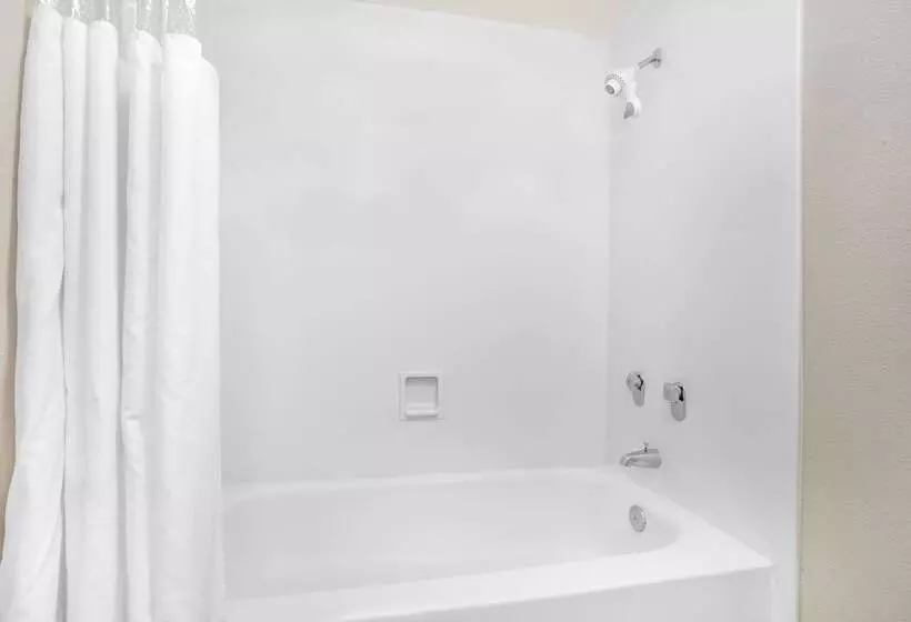 فندق Super 8 By Wyndham Austell/six Flags