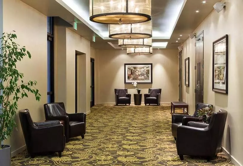 ホテル The Mark Spencer