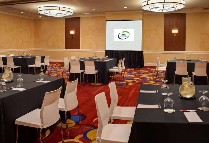 هتل Wyndham Cleveland Airport