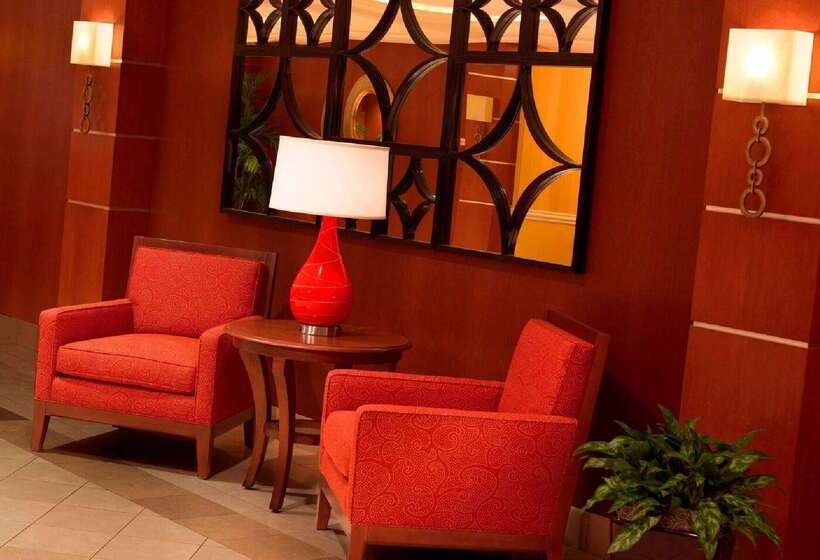 هتل Wyndham Cleveland Airport