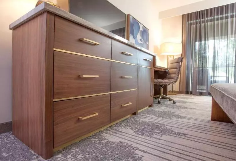 Legacy Resort Hotel & Spa