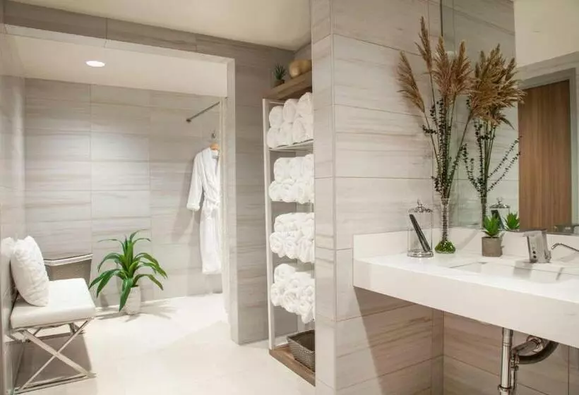 Legacy Resort Hotel & Spa