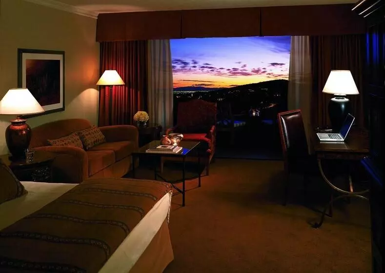 Loews Ventana Canyon Resort