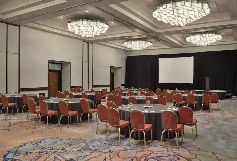 Loews Ventana Canyon Resort