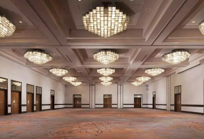 Loews Ventana Canyon Resort