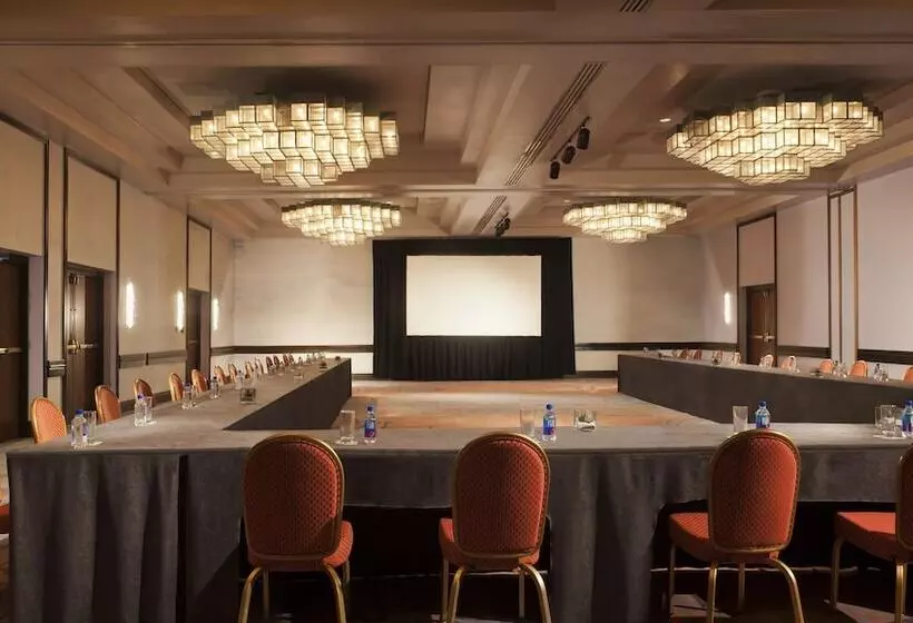 Loews Ventana Canyon Resort