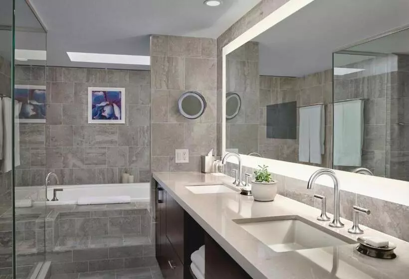 Loews Ventana Canyon Resort