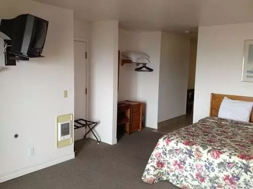 Cozy Cove Beachfront Resort