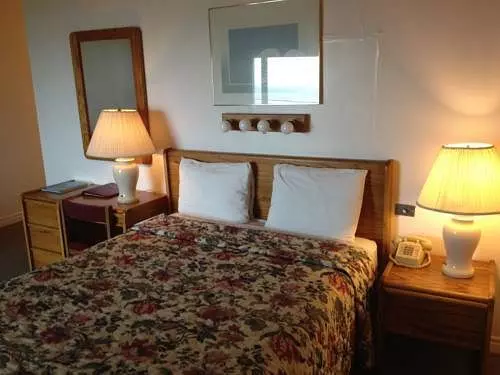 Cozy Cove Beachfront Resort