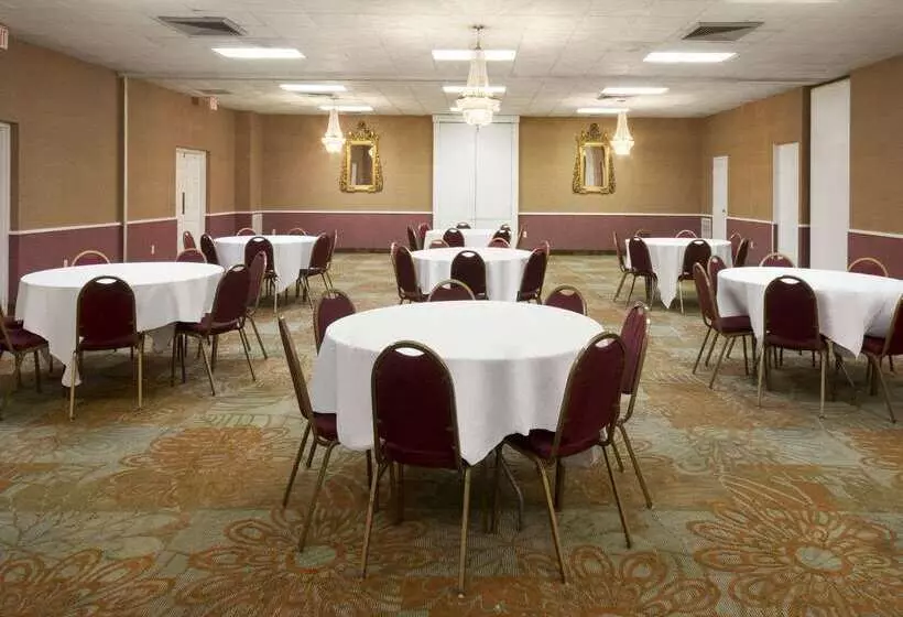 Hotel Baymont By Wyndham Salem Roanoke Area