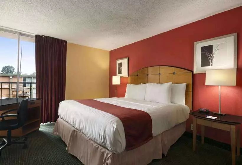 Hotel Baymont By Wyndham Salem Roanoke Area