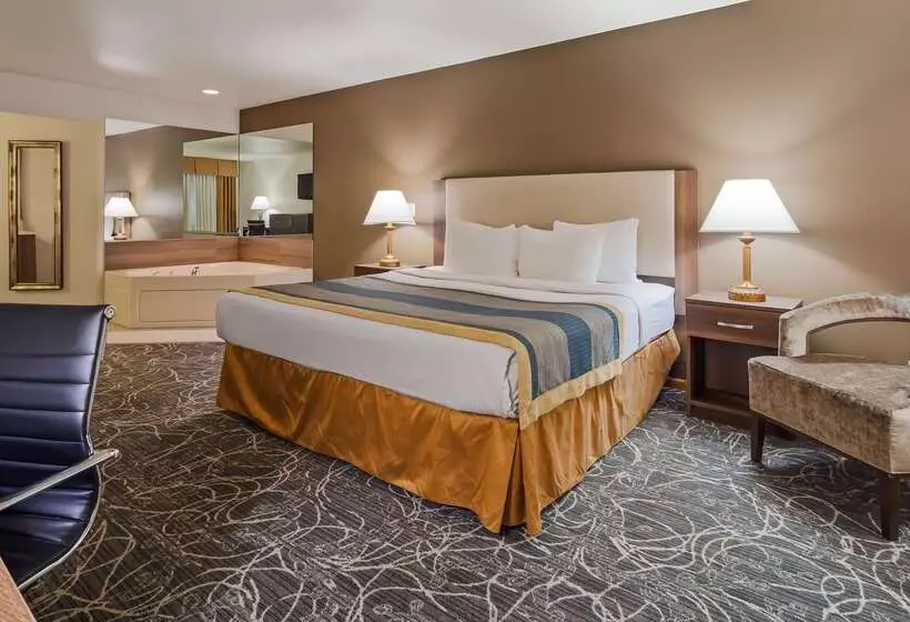 Отель Best Western West Towne Suites