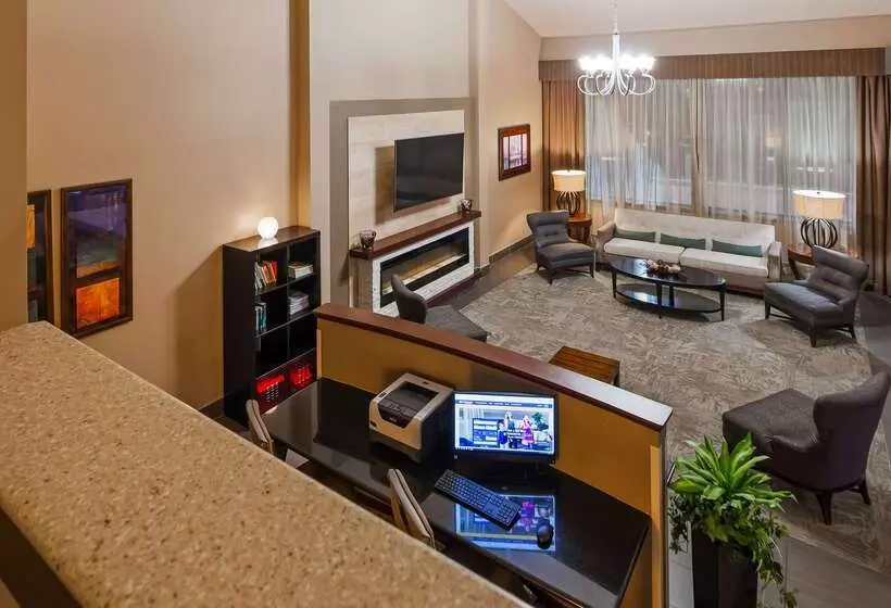 Отель Best Western West Towne Suites