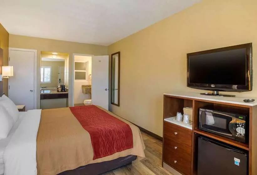 Отель Comfort Inn San Diego Airport At The Harbor