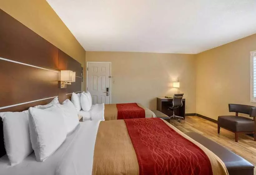 Отель Comfort Inn San Diego Airport At The Harbor