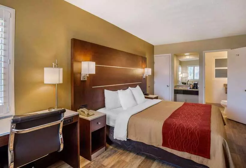 Отель Comfort Inn San Diego Airport At The Harbor