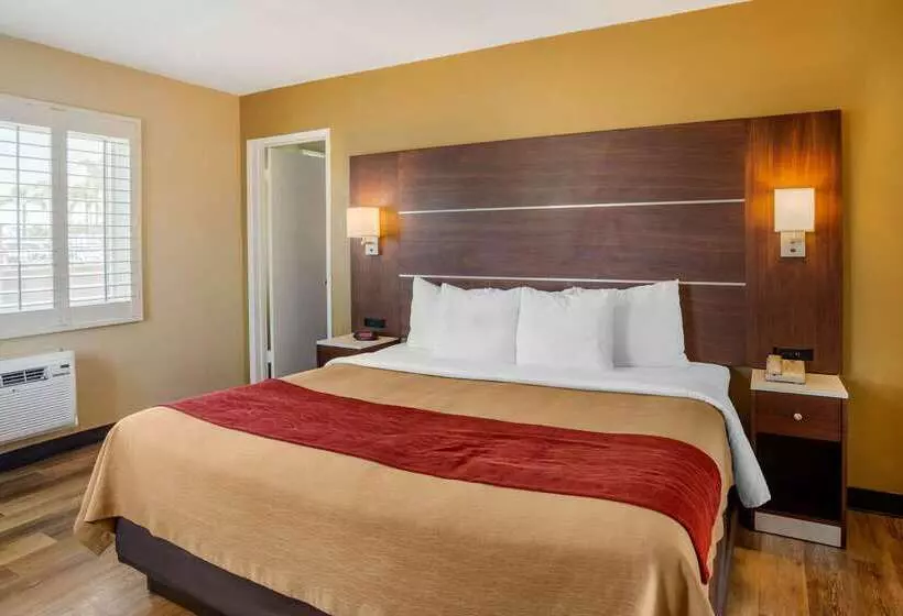 Отель Comfort Inn San Diego Airport At The Harbor