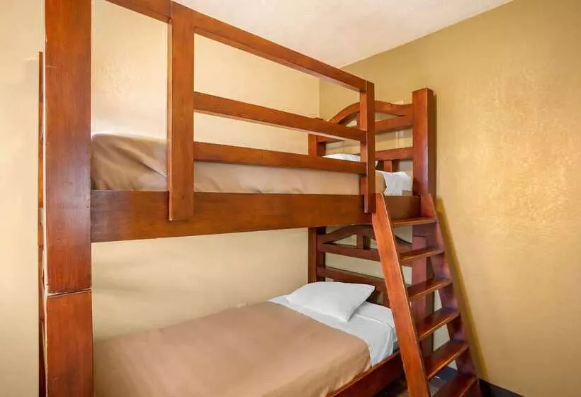 Отель Comfort Inn San Diego Airport At The Harbor