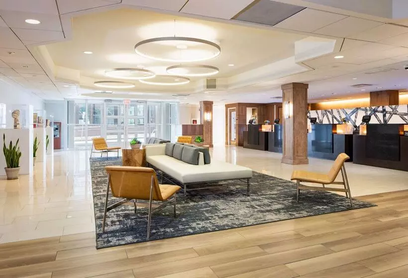 Doubletree By Hilton Hotel & Suites Pittsburgh Downtown