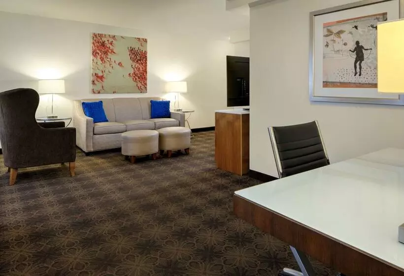 Doubletree By Hilton Hotel & Suites Pittsburgh Downtown