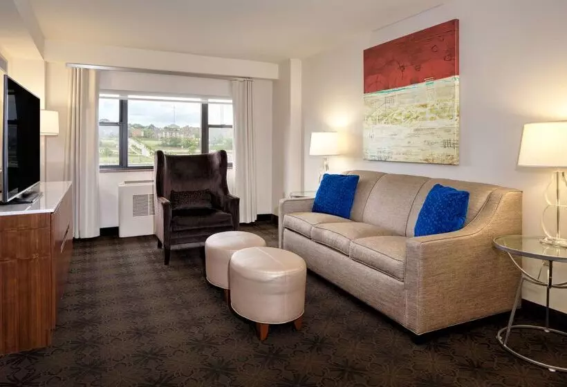 Doubletree By Hilton Hotel & Suites Pittsburgh Downtown