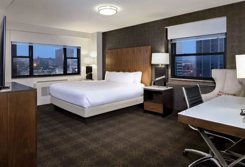 Doubletree By Hilton Hotel & Suites Pittsburgh Downtown