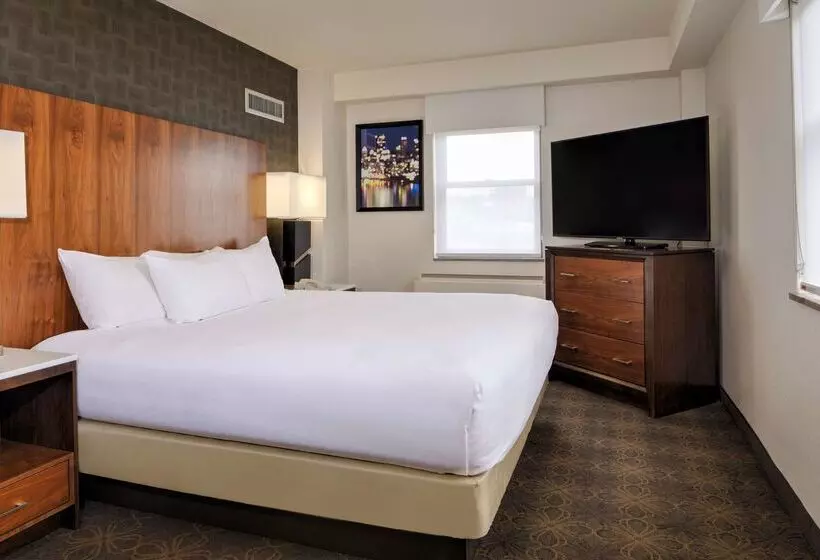 Doubletree By Hilton Hotel & Suites Pittsburgh Downtown