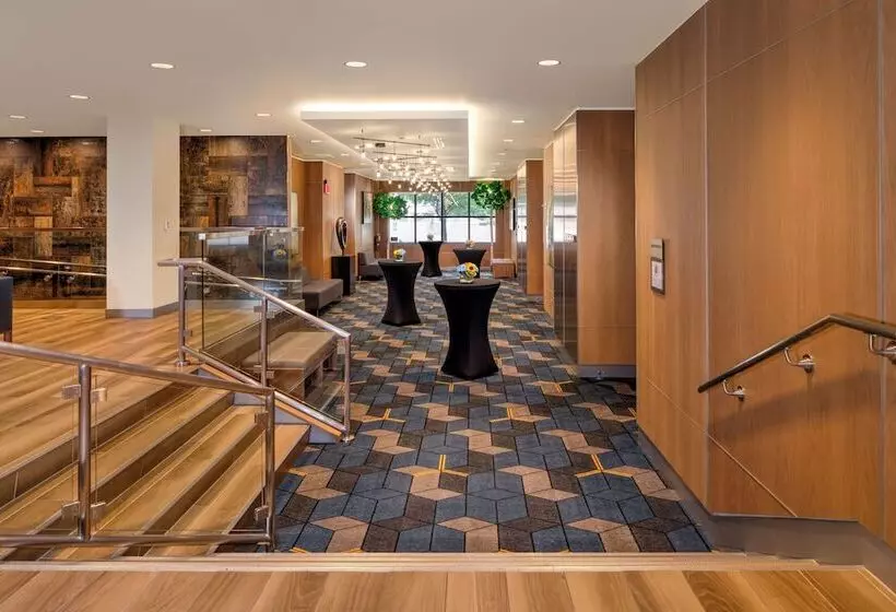 Doubletree By Hilton Hotel & Suites Pittsburgh Downtown