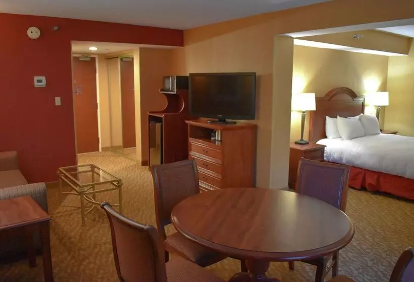 فندق Doubletree By Hilton Asheville Biltmore