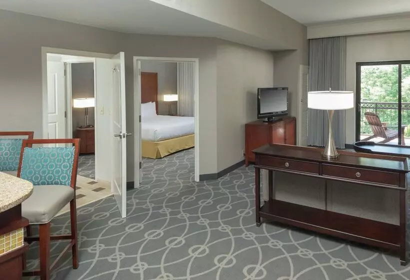 فندق Doubletree By Hilton Asheville Biltmore