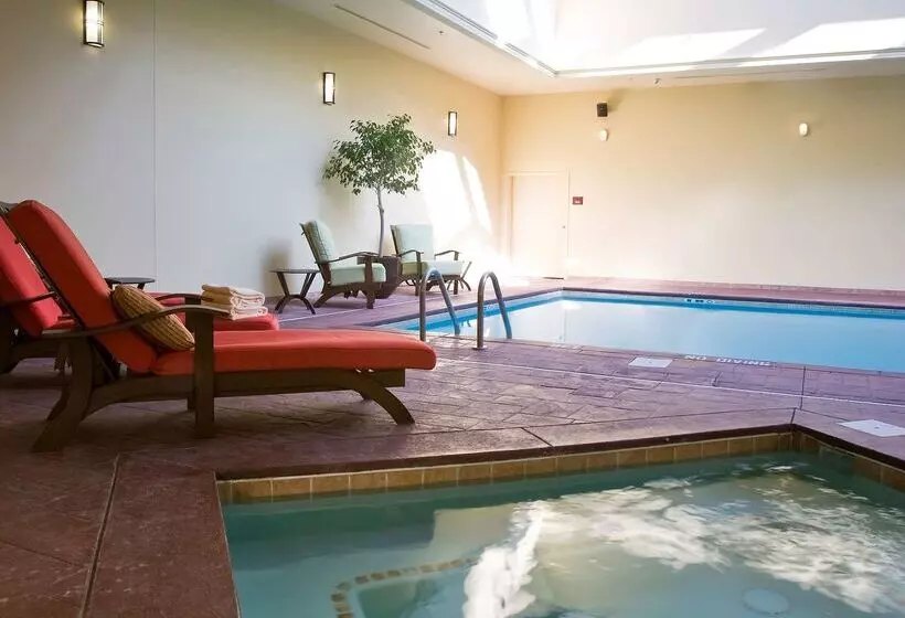 فندق Doubletree By Hilton Asheville Biltmore