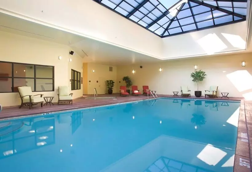 فندق Doubletree By Hilton Asheville Biltmore