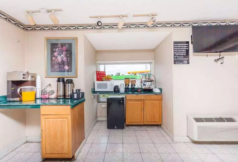 فندق Knights Inn Hurricane Mills