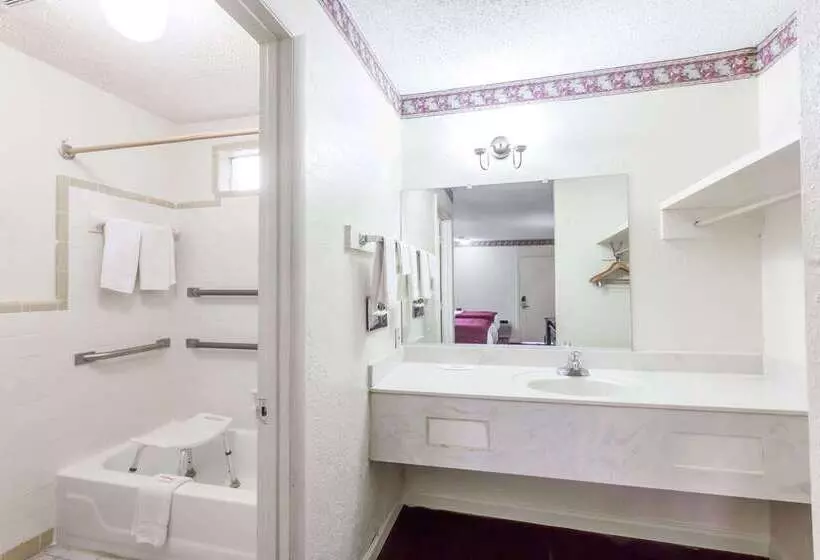 فندق Knights Inn Hurricane Mills