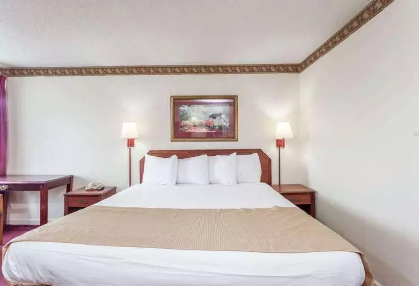 فندق Knights Inn Hurricane Mills