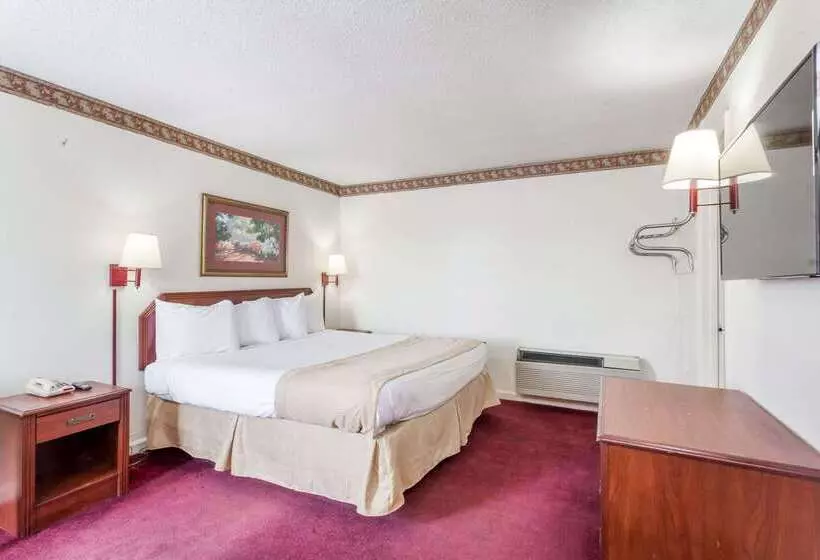 فندق Knights Inn Hurricane Mills