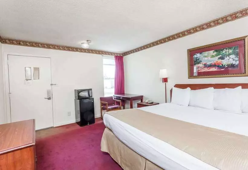 فندق Knights Inn Hurricane Mills