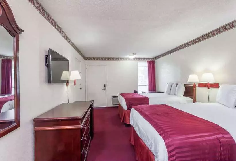 فندق Knights Inn Hurricane Mills