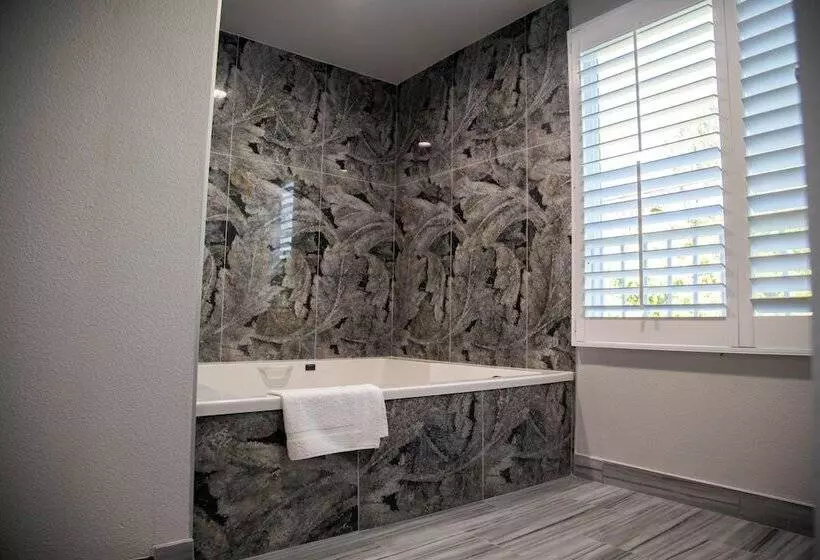 فندق Pico Rivera Inn And Suites