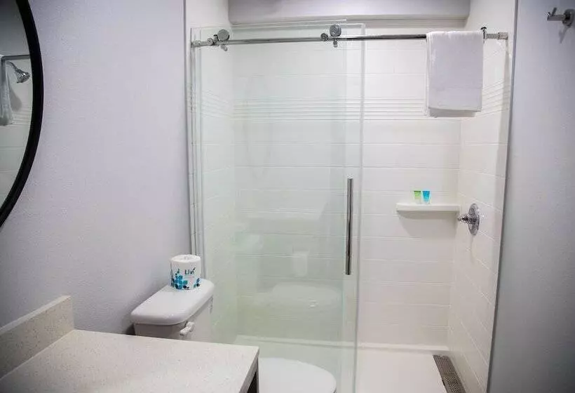 فندق Pico Rivera Inn And Suites